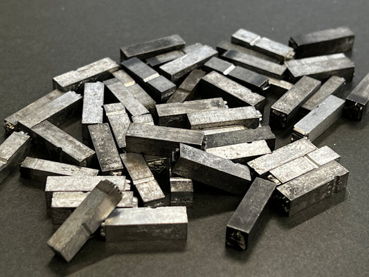 活字アクセサリーとは？本物の印刷用活字を身につけるということ