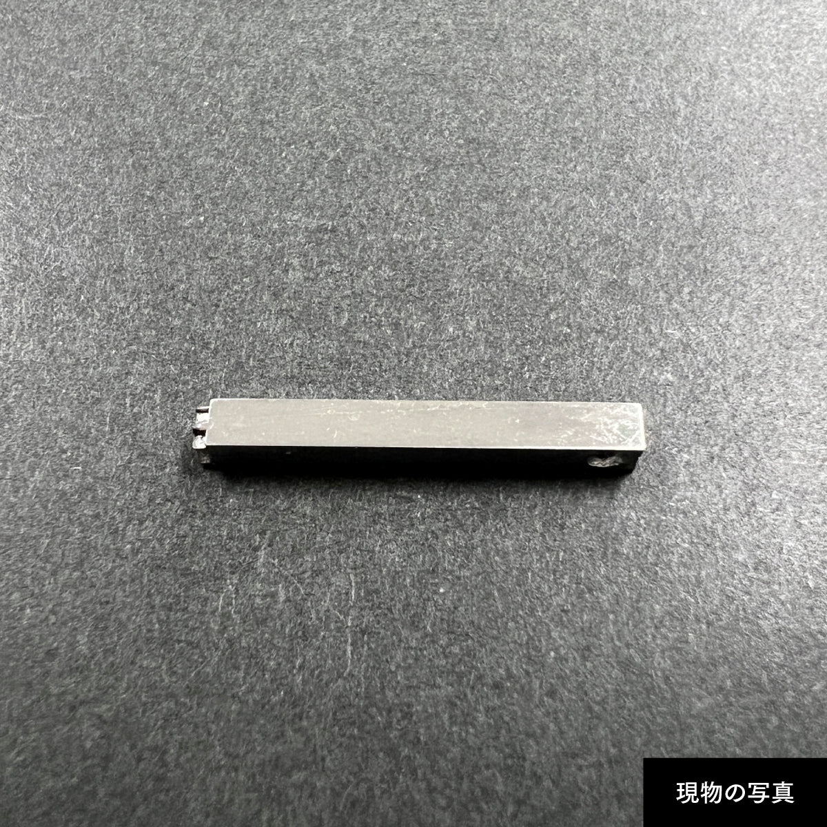 活字ピアス・イヤリング 8pt｜文字「左」