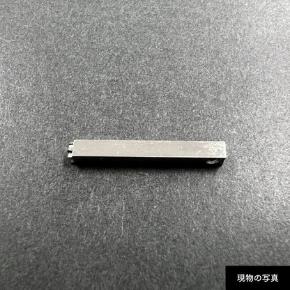 活字ピアス・イヤリング 8pt｜文字「左」
