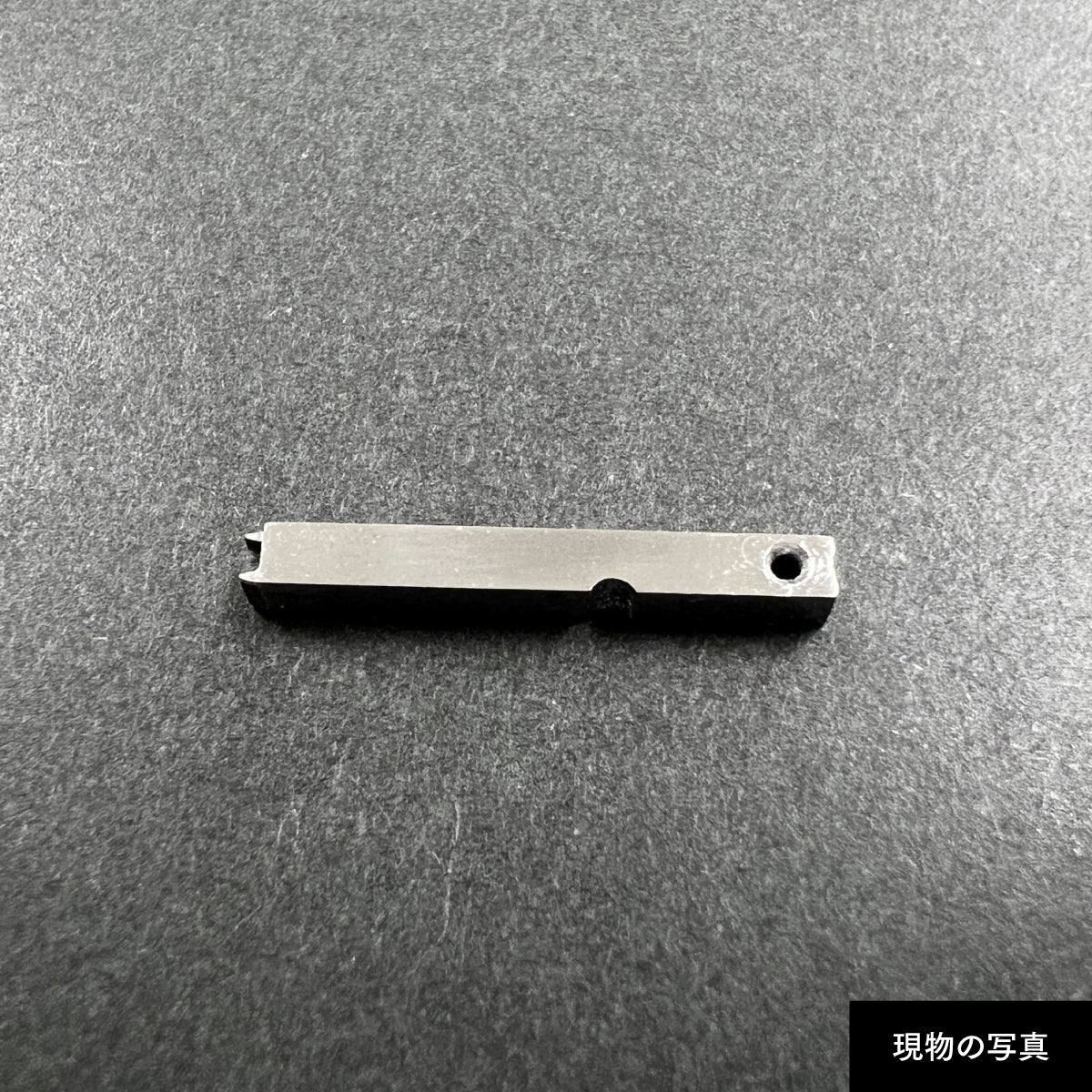 活字ピアス・イヤリング 8pt｜文字「左」