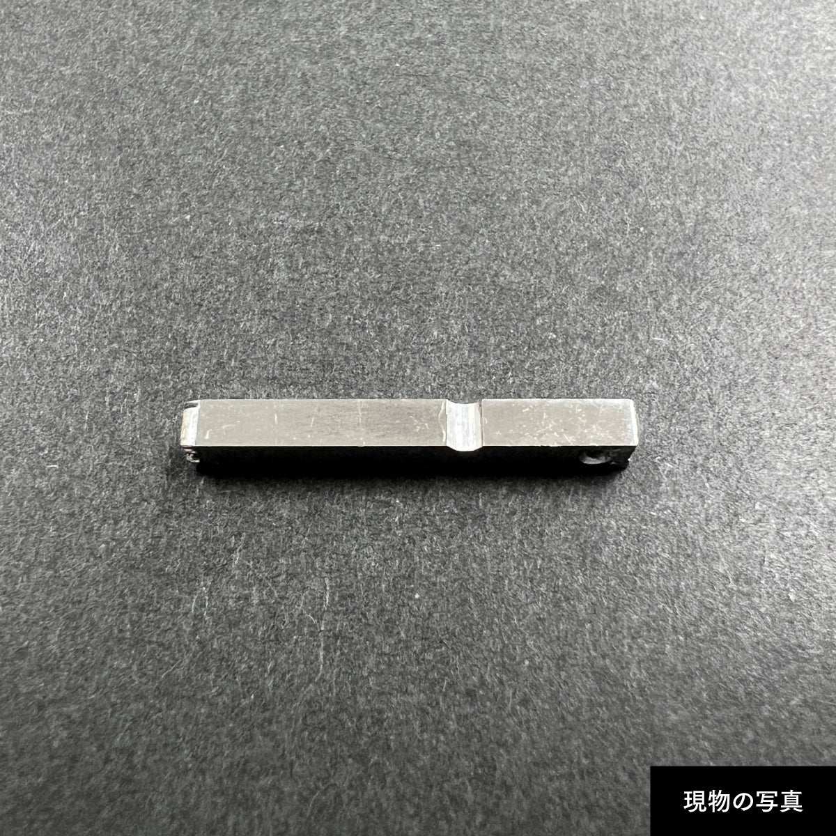 活字ピアス・イヤリング 8pt｜文字「左」