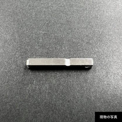 活字ピアス・イヤリング 8pt｜文字「左」