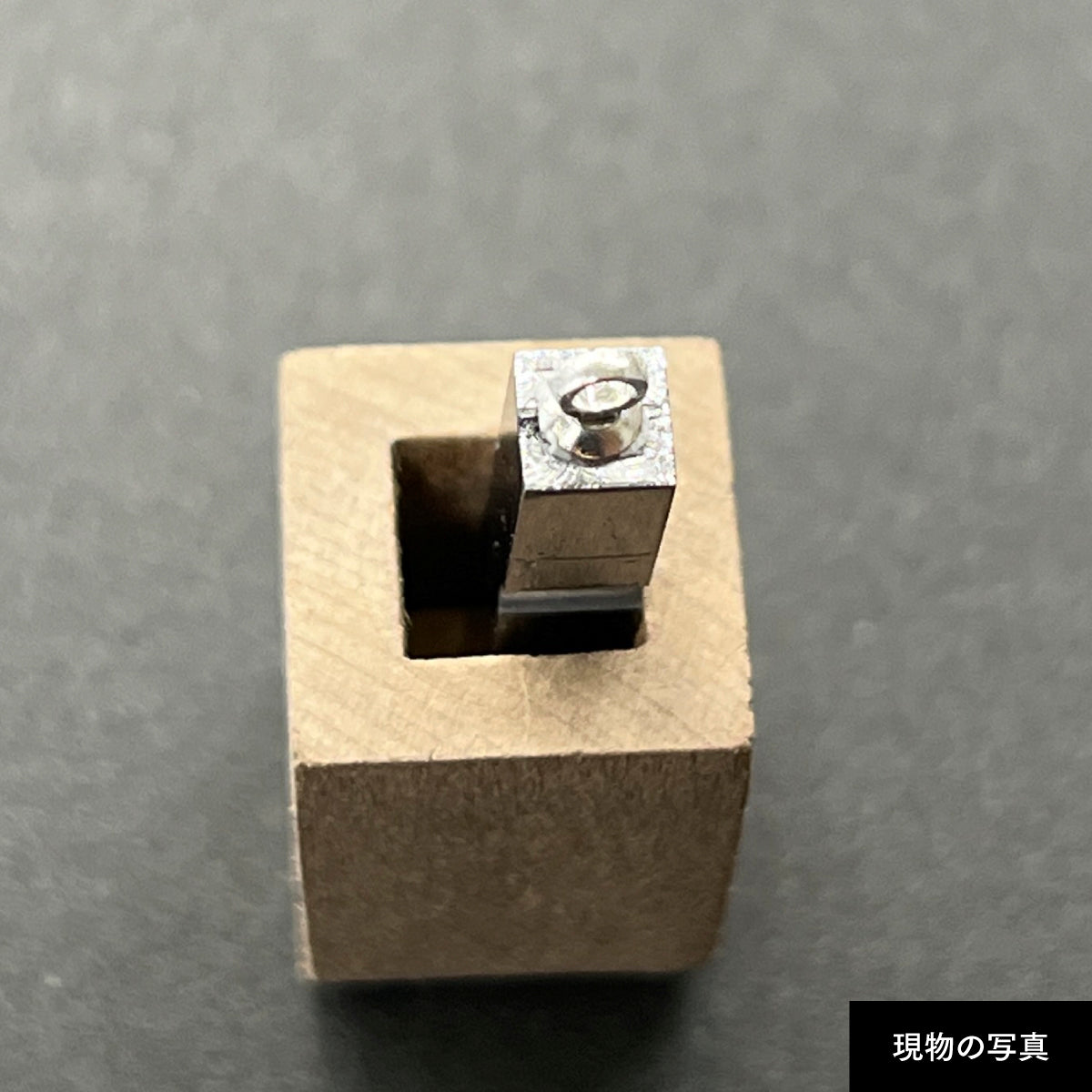 活字ネックレス 13pt｜文字「花」
