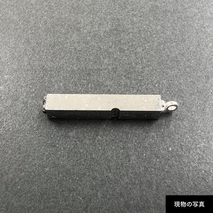 活字ネックレス 10pt｜文字「V」