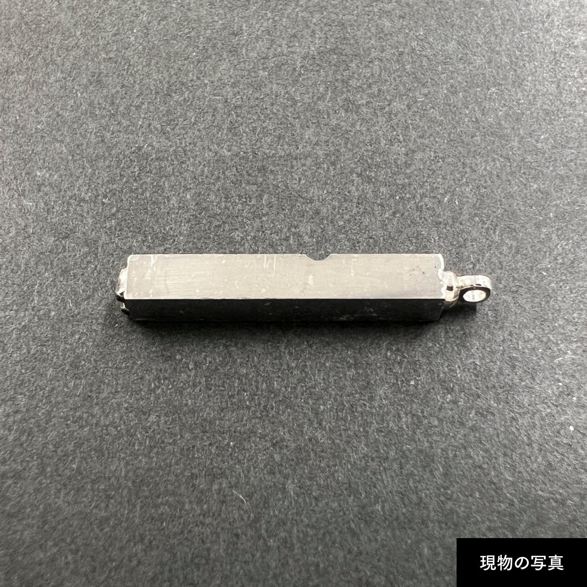 活字ネックレス 10pt｜文字「V」