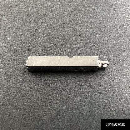 活字ネックレス 10pt｜文字「V」
