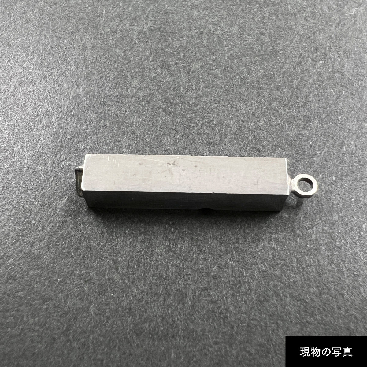 活字ネックレス 13pt｜文字「イ」
