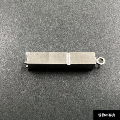 活字ネックレス 13pt｜文字「女」
