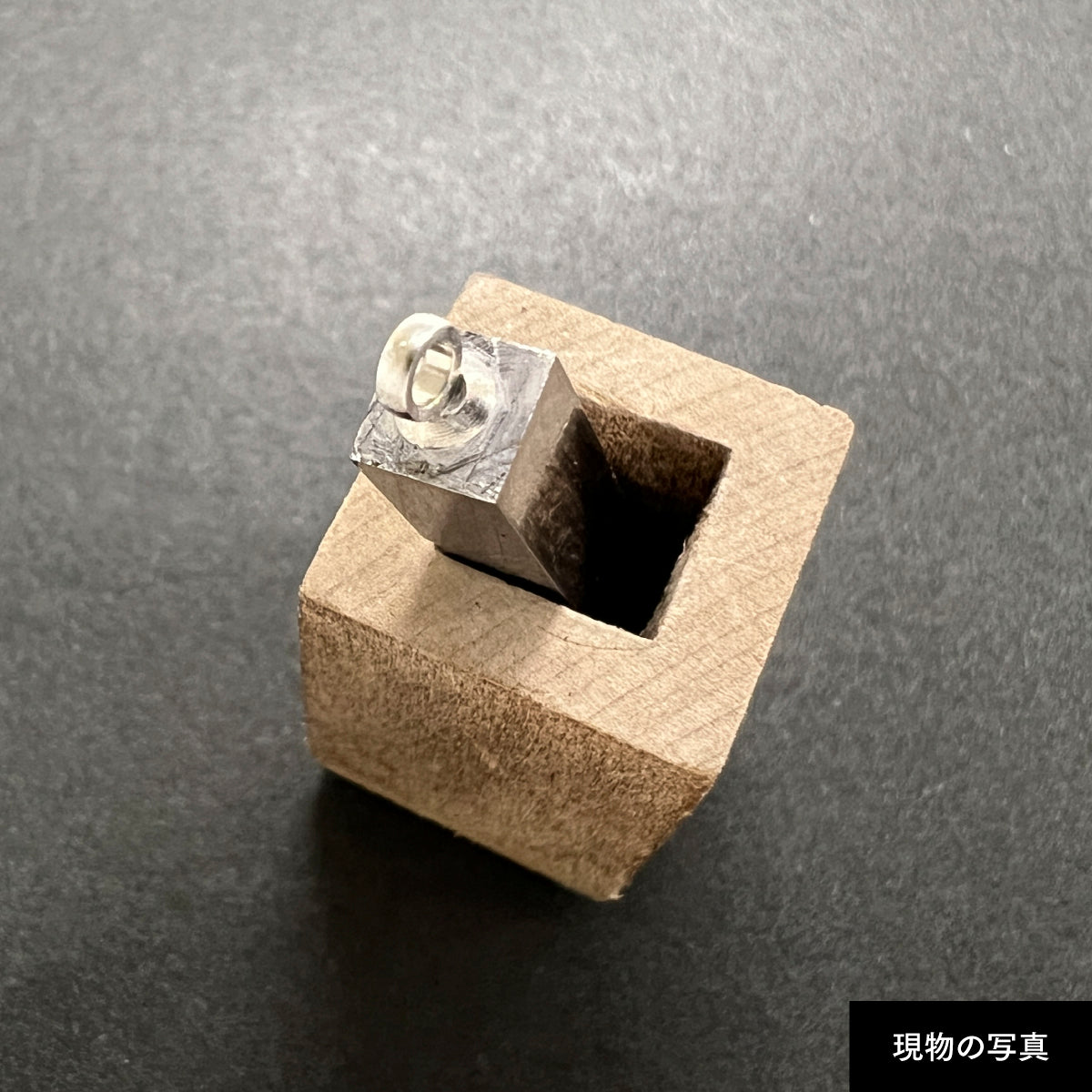 活字ネックレス 13pt｜文字「肉」