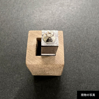 活字ネックレス 16pt｜文字「蟹」