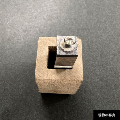活字ネックレス 16pt｜文字「よ」