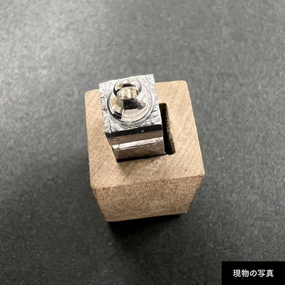 活字ネックレス 18pt｜文字「る」