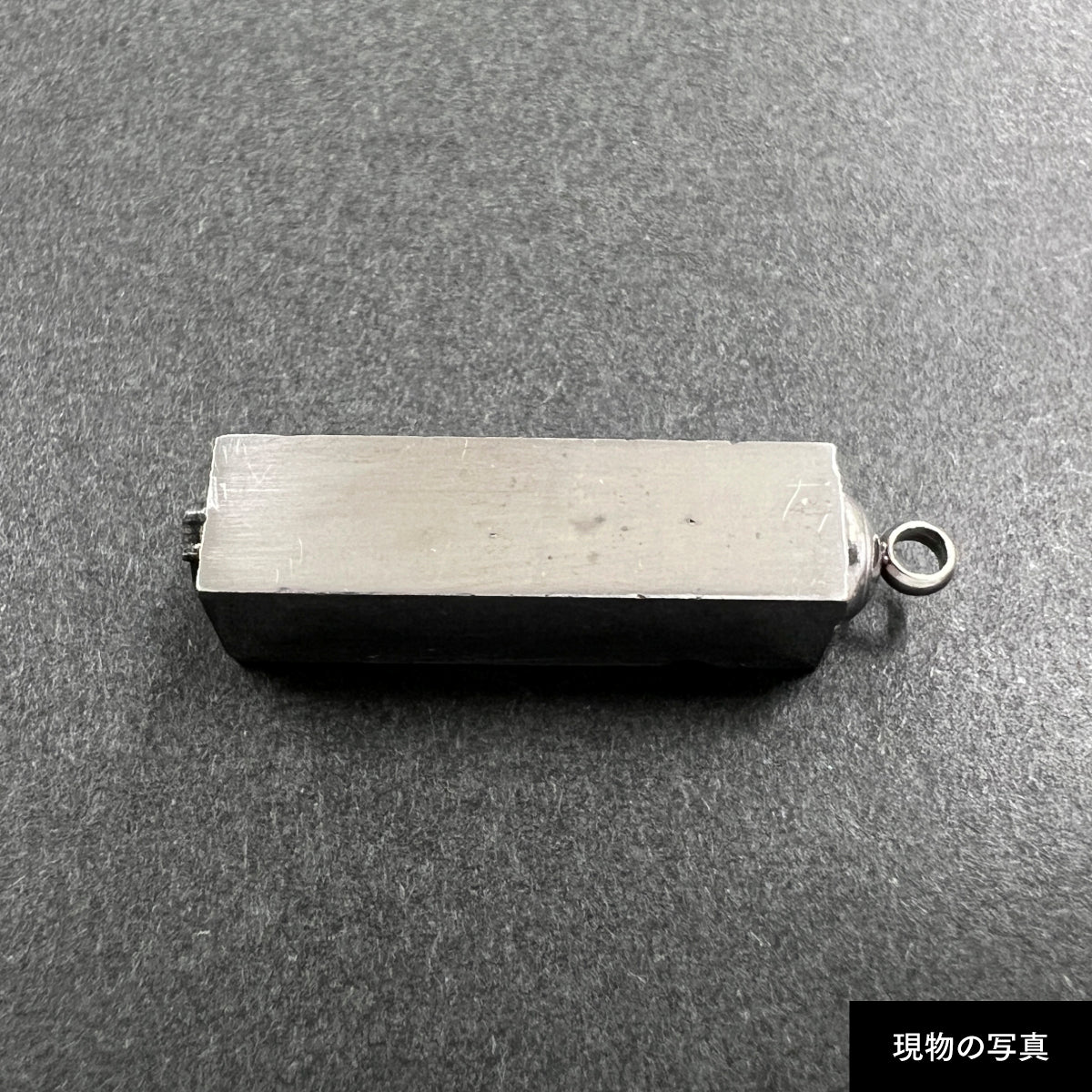 活字ネックレス 18pt｜文字「る」