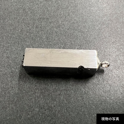 活字ネックレス 18pt｜文字「る」