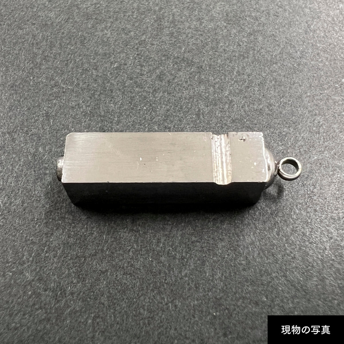 活字ネックレス 18pt｜文字「る」