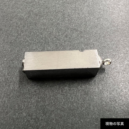 活字ネックレス 18pt｜文字「る」
