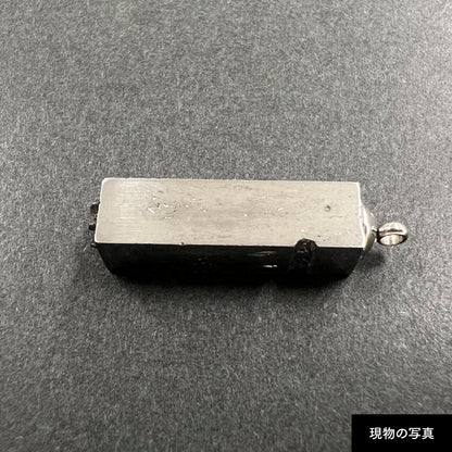活字ネックレス 18pt｜文字「ウ」