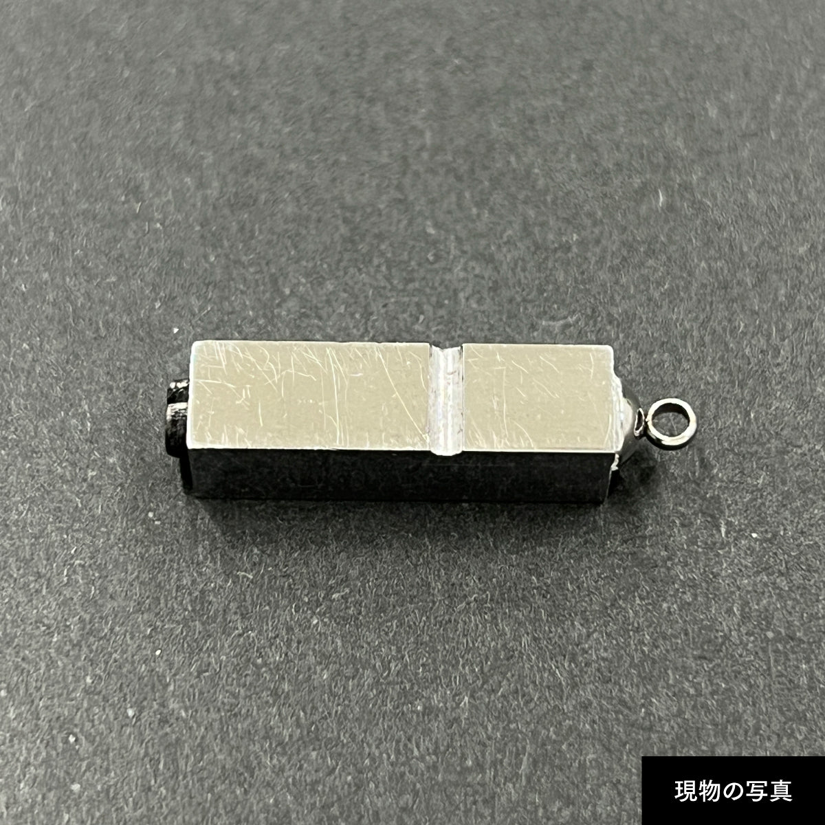 活字ネックレス 18pt｜文字「の」