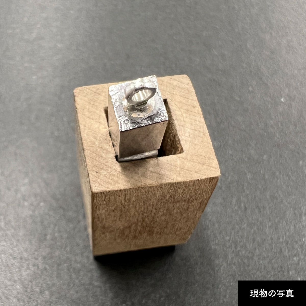 活字ネックレス 13pt｜文字「警」