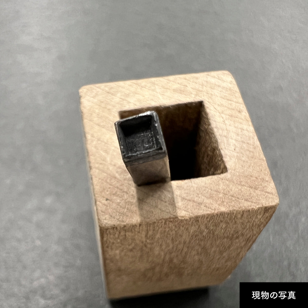 活字ピアス・イヤリング 8pt｜文字「□」