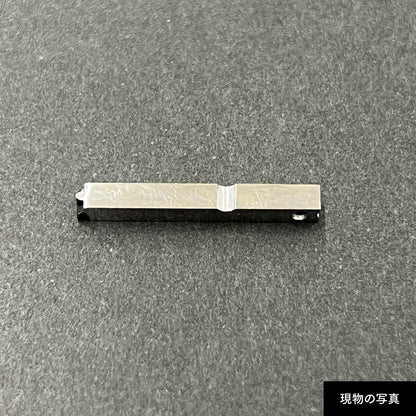 活字ピアス・イヤリング 8pt｜文字「〒」