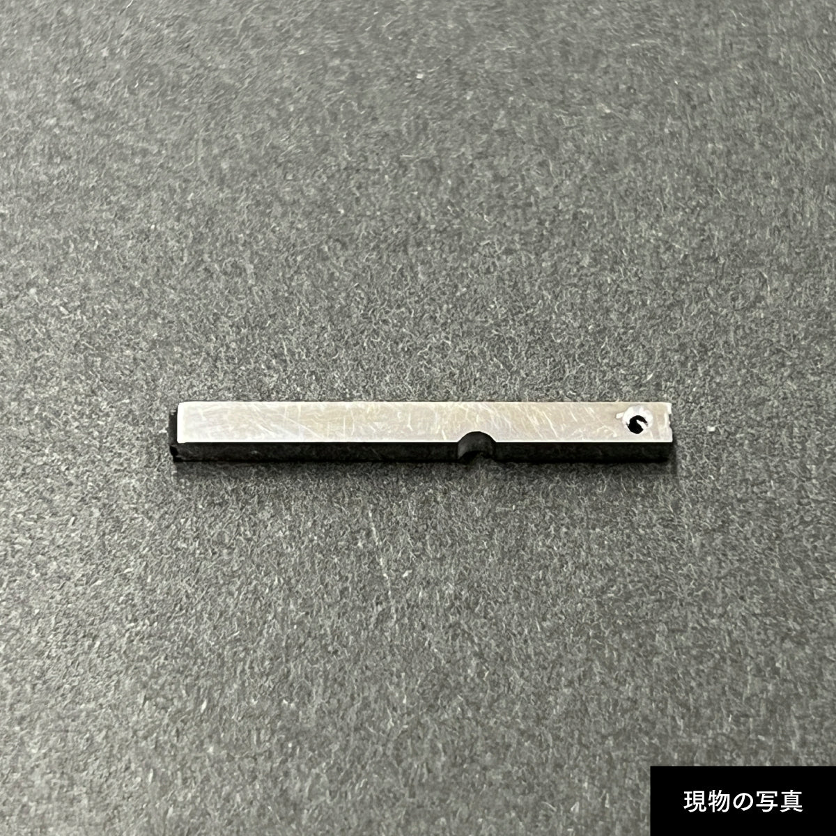 活字ピアス・イヤリング 6pt｜文字「目」