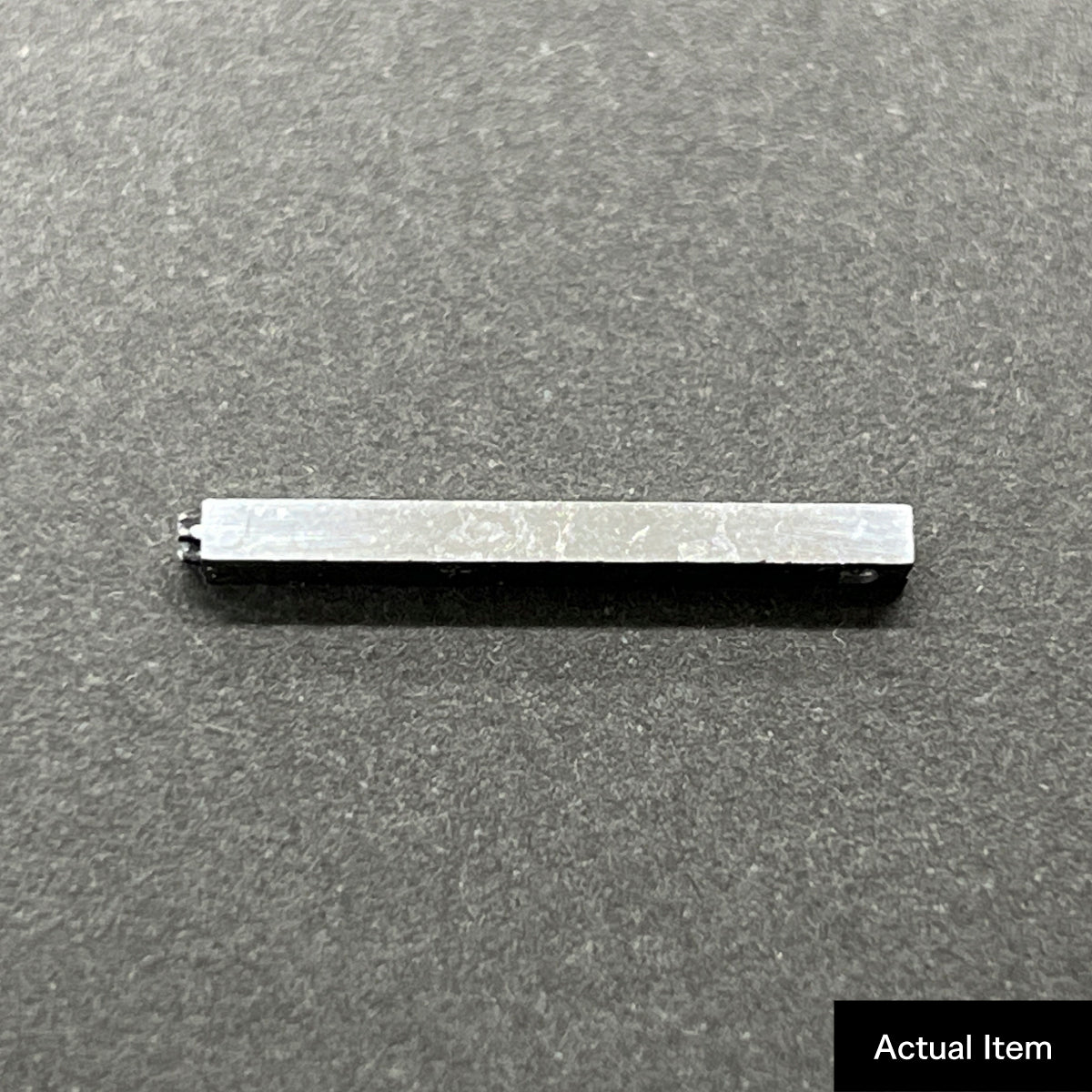 活字ピアス・イヤリング 6pt｜文字「中」