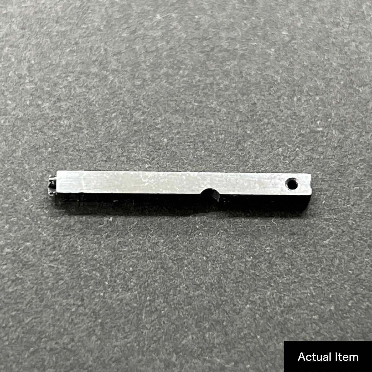 活字ピアス・イヤリング 6pt｜文字「中」