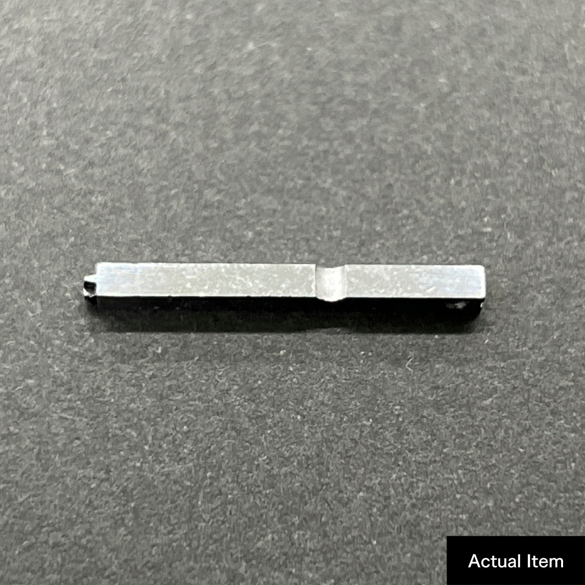 活字ピアス・イヤリング 6pt｜文字「中」