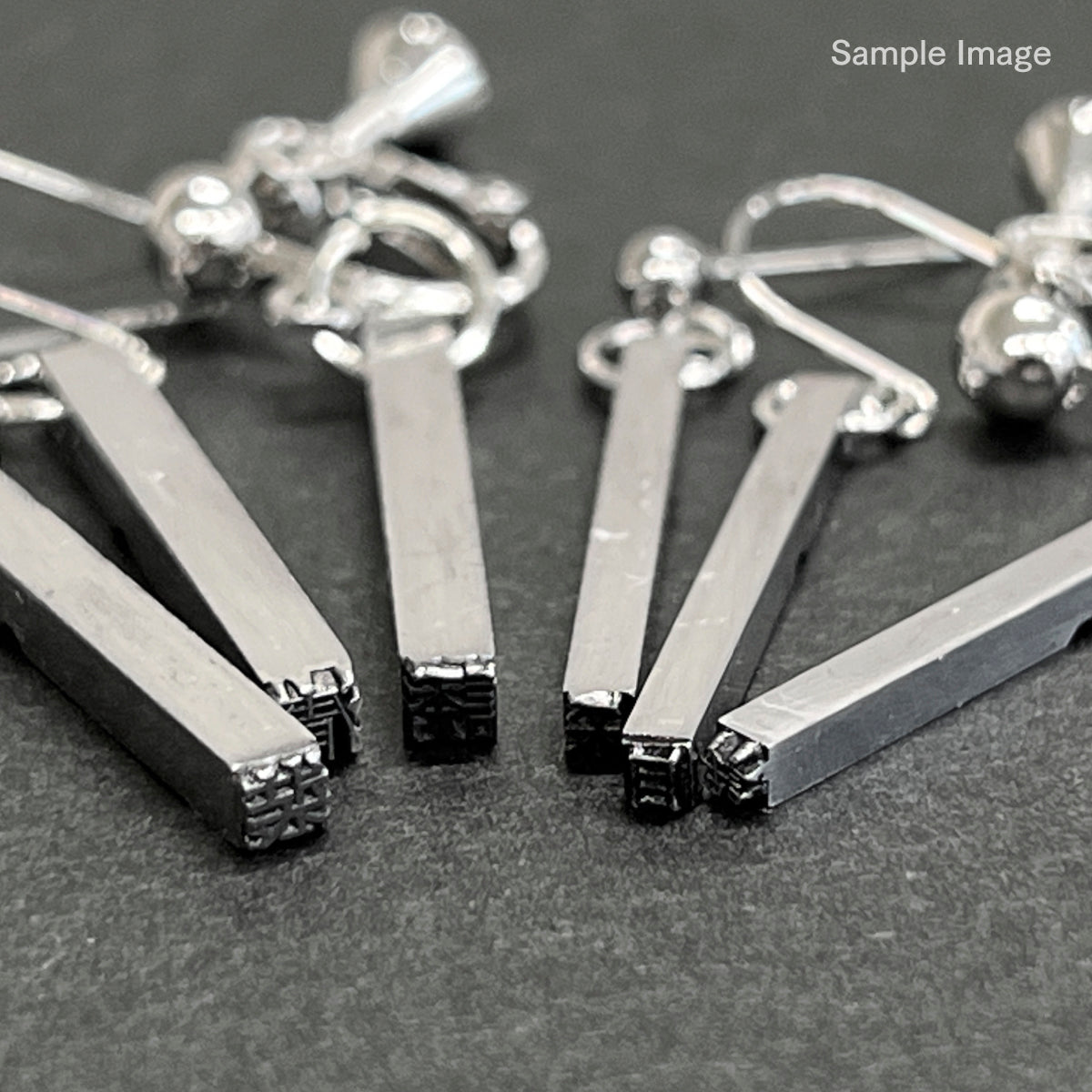 活字ピアス・イヤリング 8pt｜文字「力」