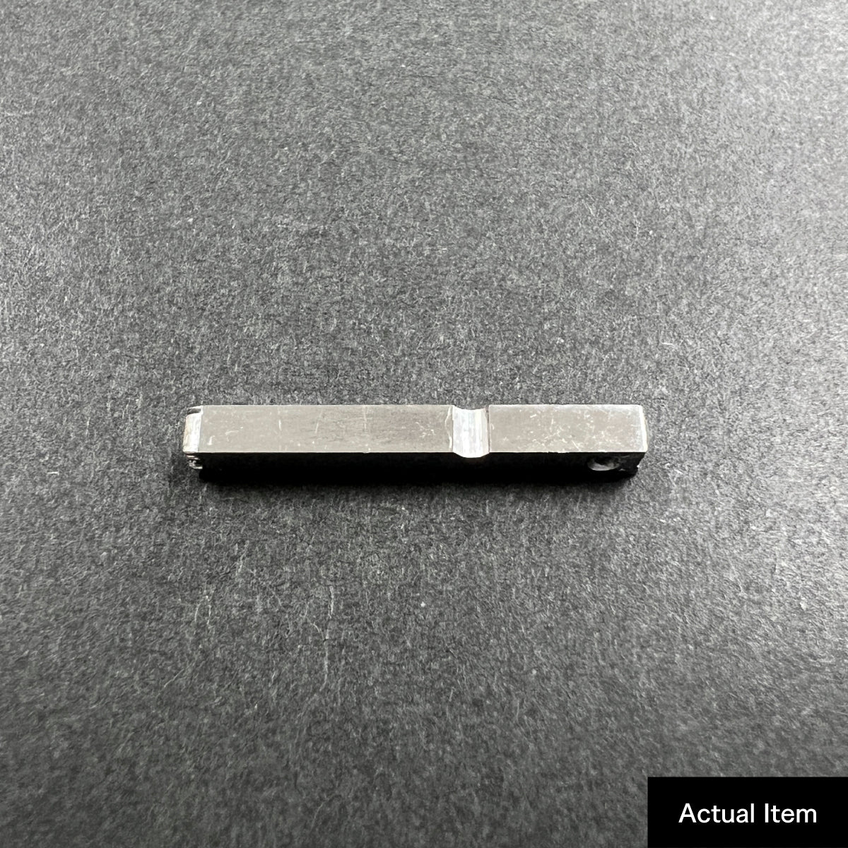 活字ピアス・イヤリング 8pt｜文字「左」