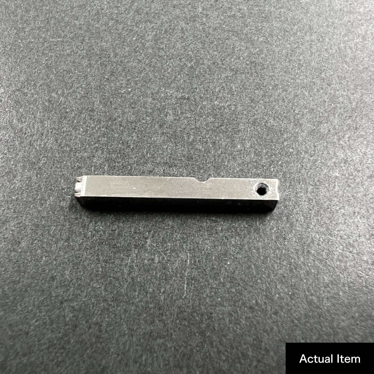 活字ピアス・イヤリング 8pt｜文字「左」