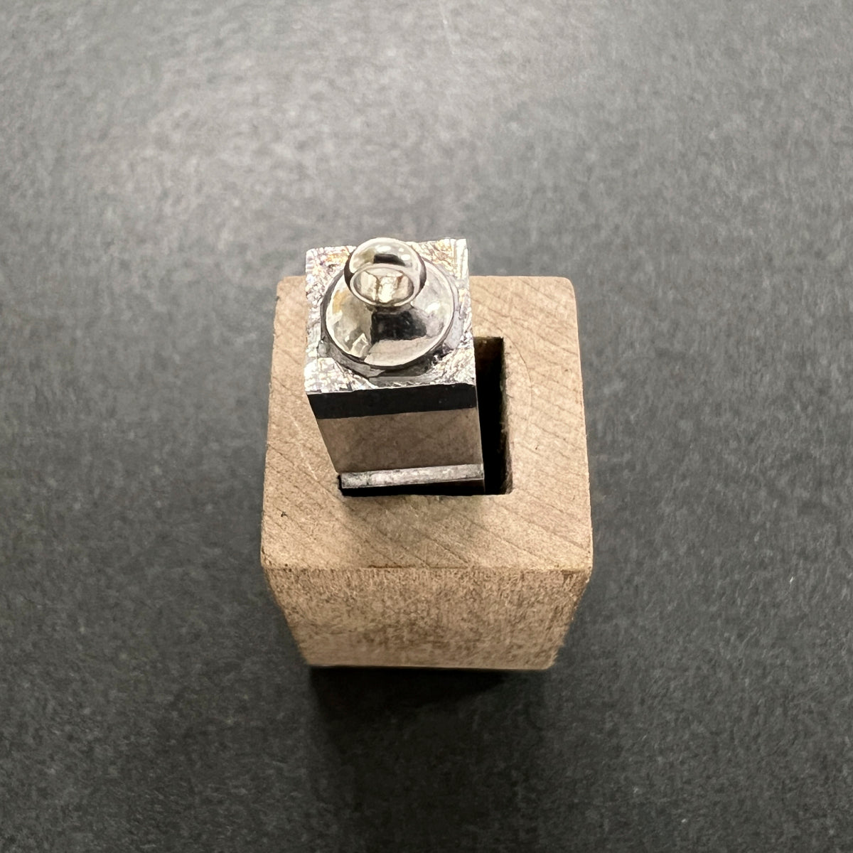 活字ネックレス 18pt｜文字「中」